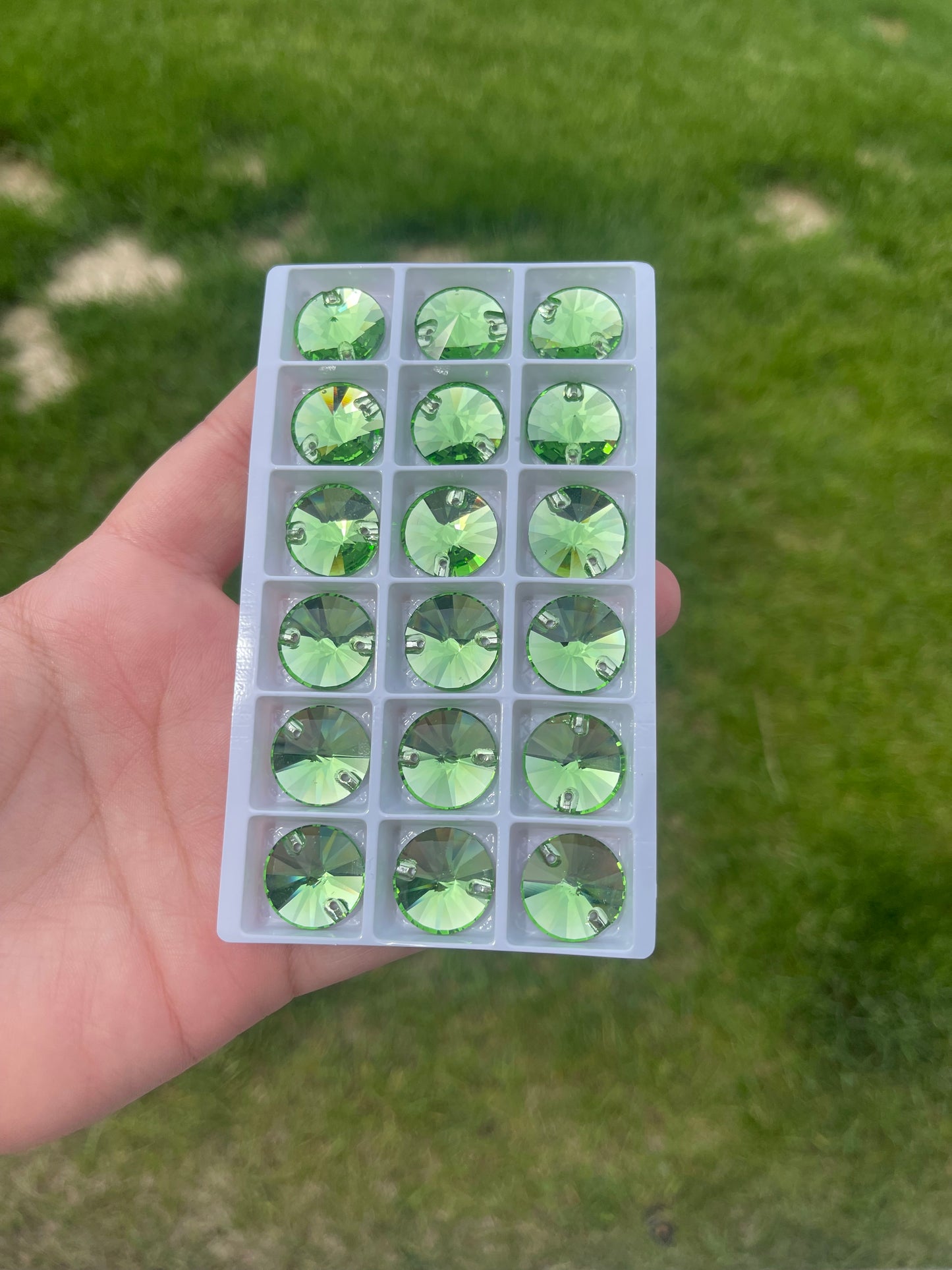 Peridot Glass Rivoli Rhinestone 18mm