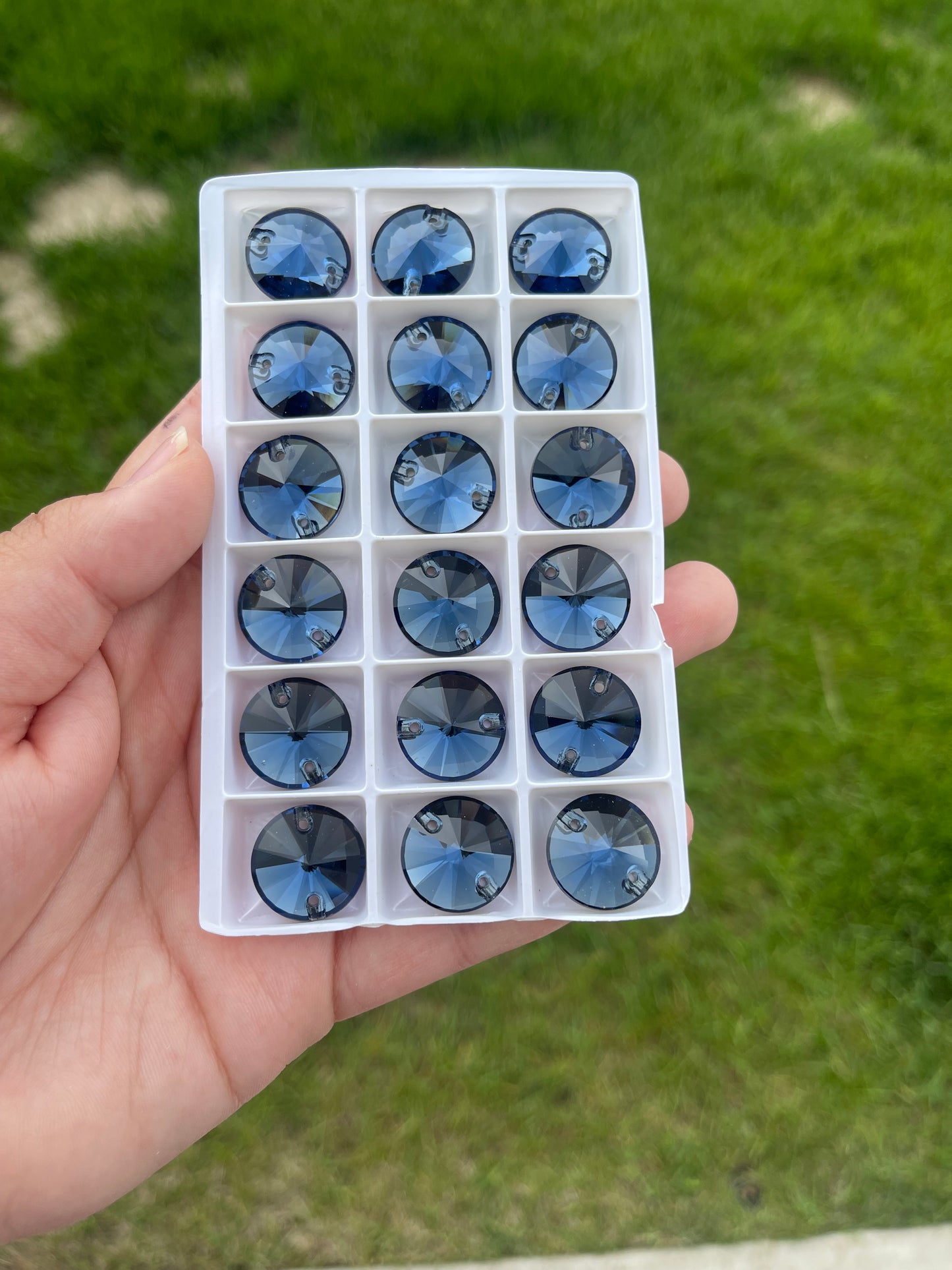 Montana Blue Glass Rivoli Rhinestone 18mm